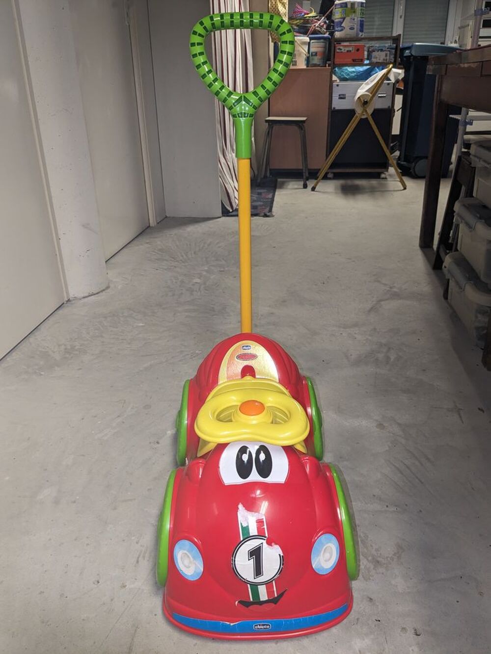 Trotteur camion marque Chicco
Jeux / jouets