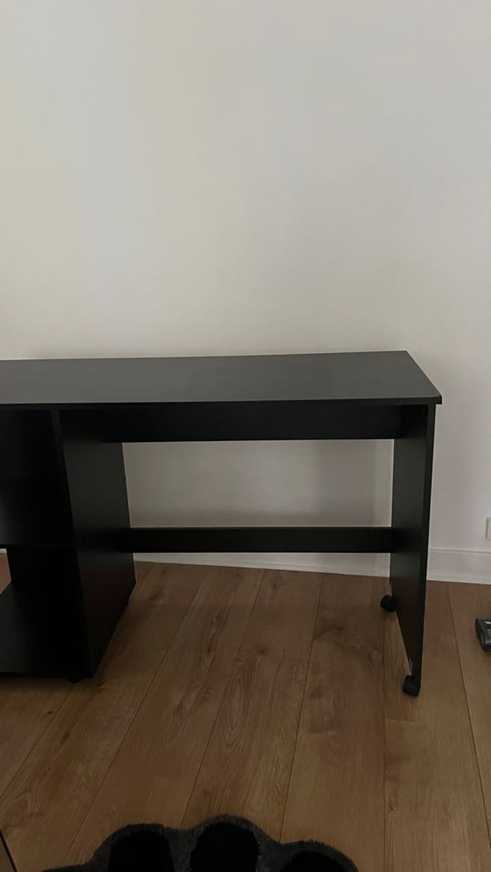 Bureau noir &agrave; roulettes Meubles