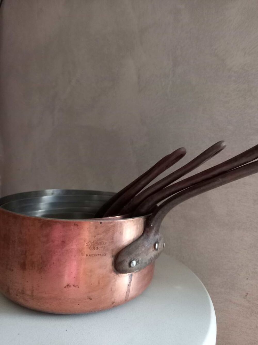 lot casserole en cuivre et fonte Décoration