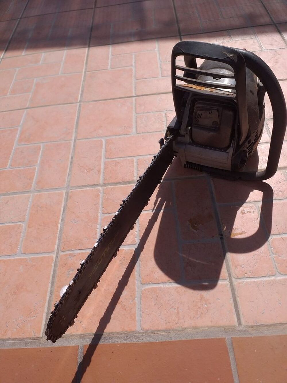 TRONCONNEUSE THERMIQUE Bricolage