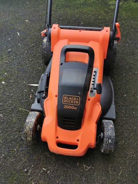 Tondeuse BLACK+DECKER 110 Évron (53)