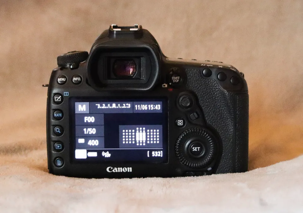 canon eos 5d mark iv NU. D&eacute;clenchement 98653 Photos/Video/TV