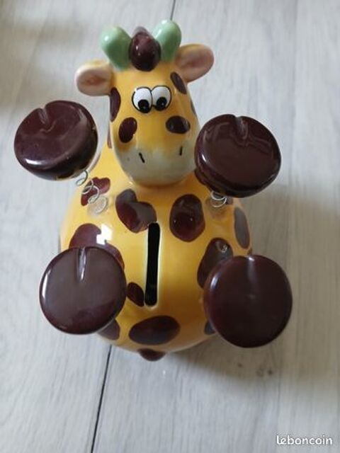 Tirelire girafe  3 La Rochelle (17)
