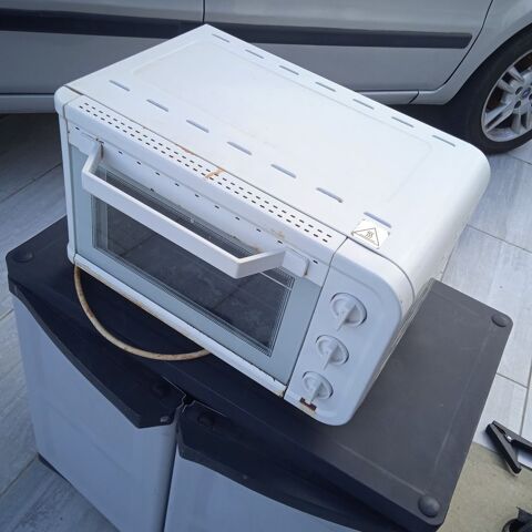 mini four carrefour home blanc 1000 W 30 Saint-Rambert-d'Albon (26)