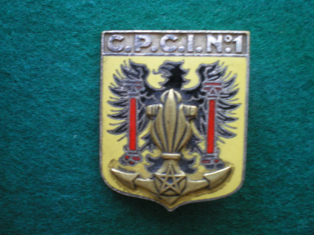 Insigne du Centre Perfectionnement Cadres Infanterie n&deg;1. 
