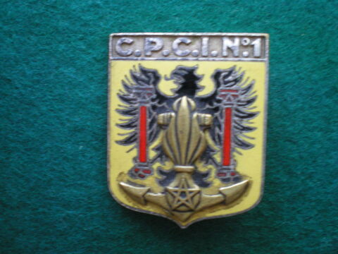 Insigne du Centre Perfectionnement Cadres Infanterie n°1. 5 Caen (14)