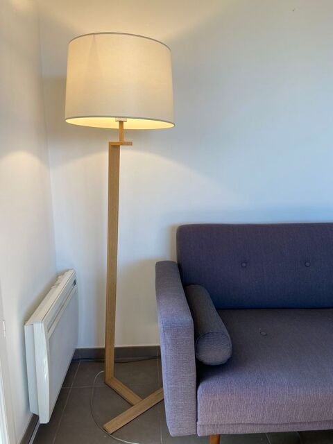 Lampadaire en bois asymétrique 150 Antibes (06)