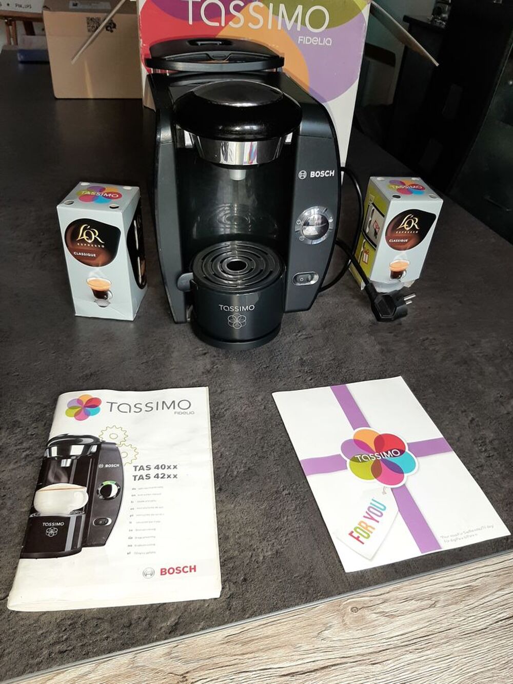 cafeti&egrave;re Tassimo noire quasi neuve
Electroménager