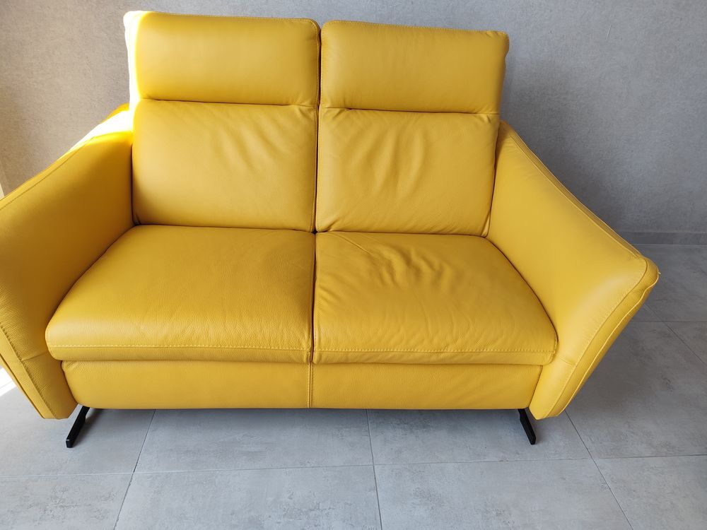 Canap&eacute; cuir jaune grain&eacute; 2 places Meubles