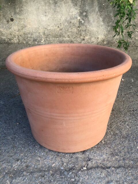 Grand pot en terre cuite  40 Toulon (83)