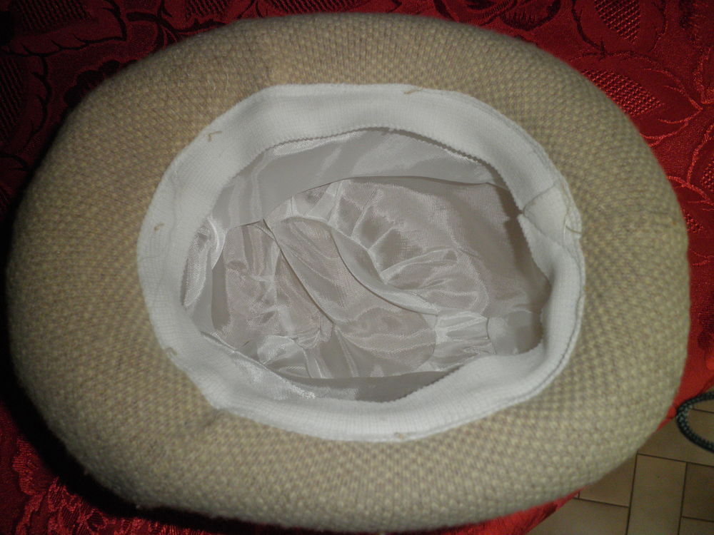 Chapeau femme neuf Vêtements