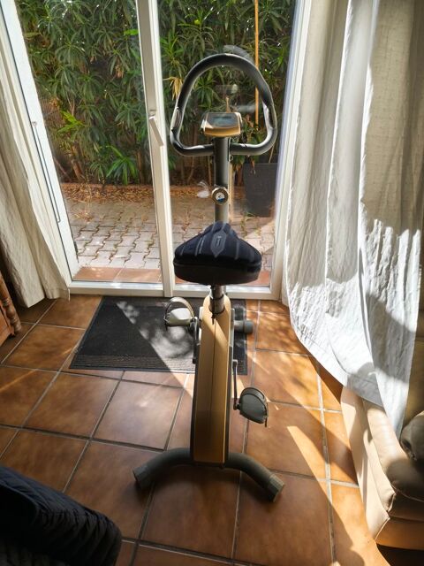 Vélo de rééducation . 200 Marseille 11 (13)