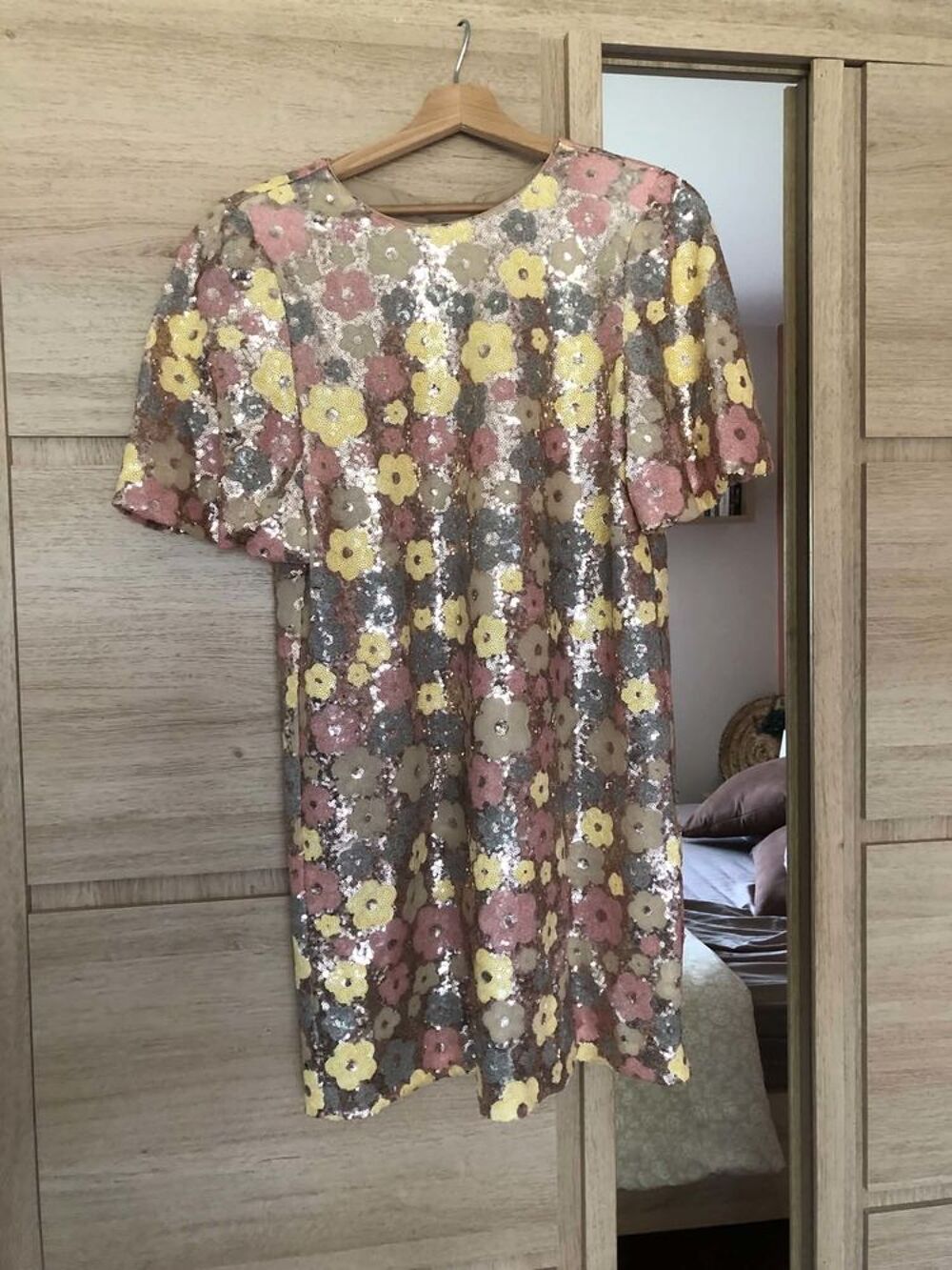 Robe et bol&eacute;ro scintillant Vêtements