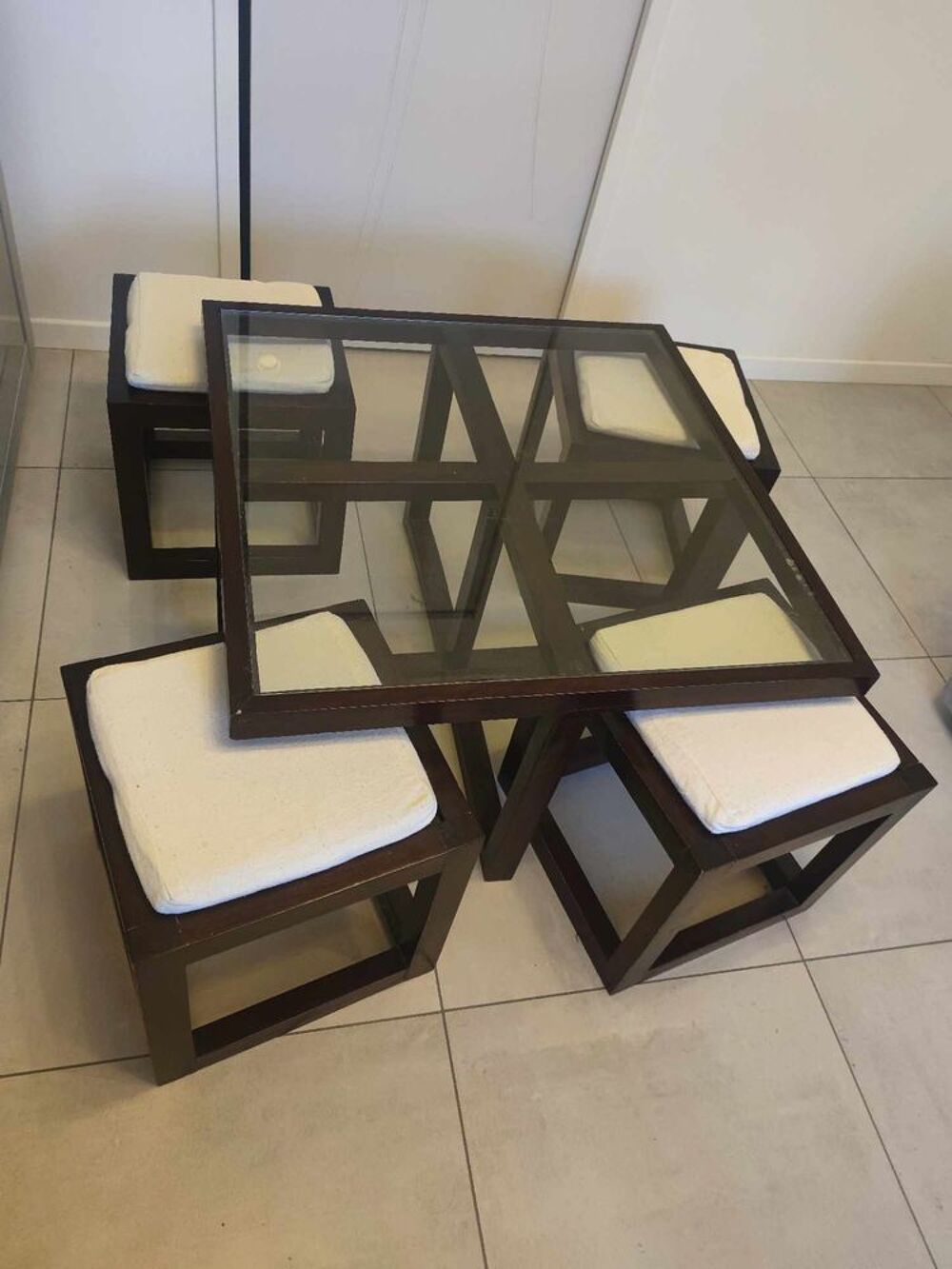 TABLE BASSE avec 4 tabourets encastrables Meubles