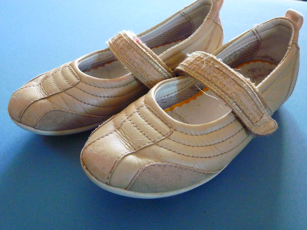 Chaussure ballerine cuir beige Geox 29 fille TBE Chaussures