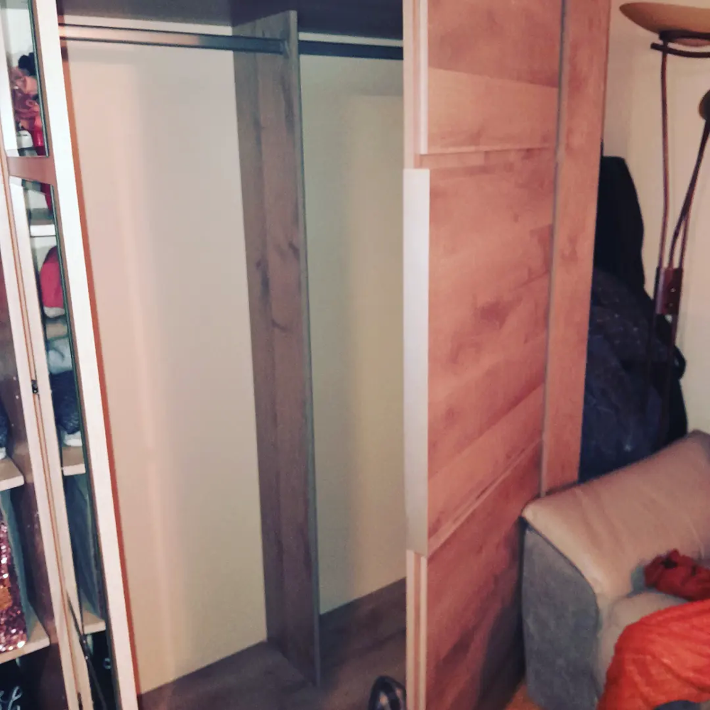 Grande armoire 3 portes vitrage central Meubles