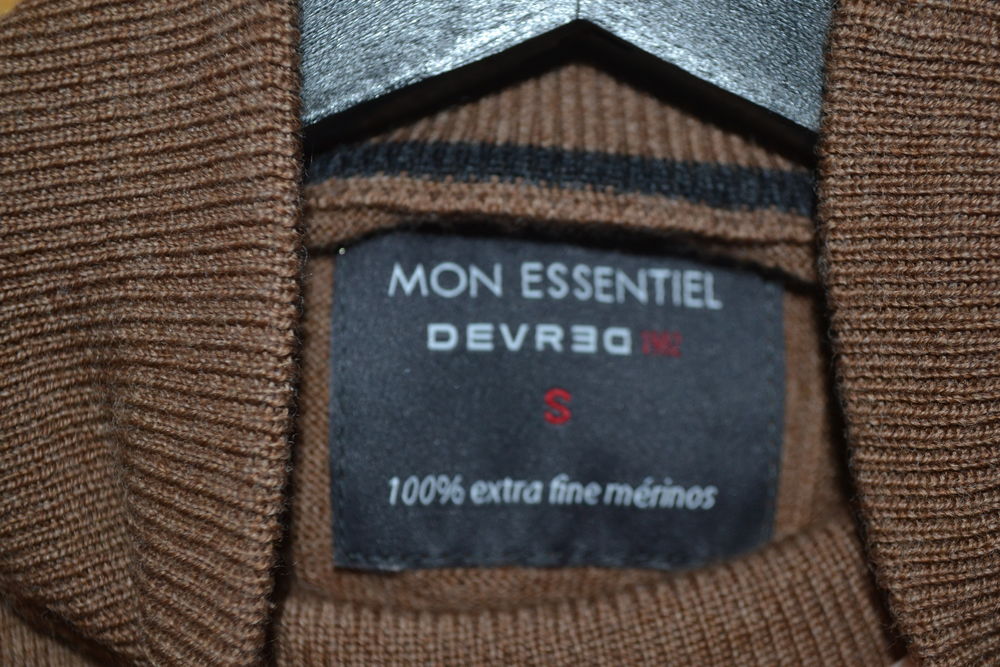 Pull en merinos neuf devred Vêtements