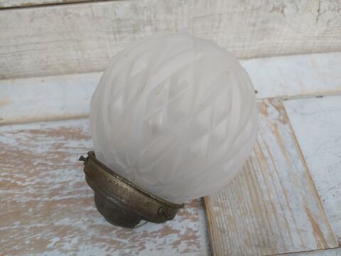 Lampe Suspension Globe Art Déco Verre Opalescent 
45 Loches (37)
