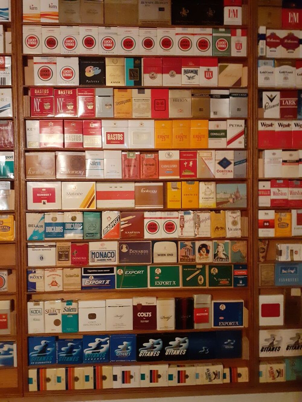 Paquets de Cigarettes Vides 