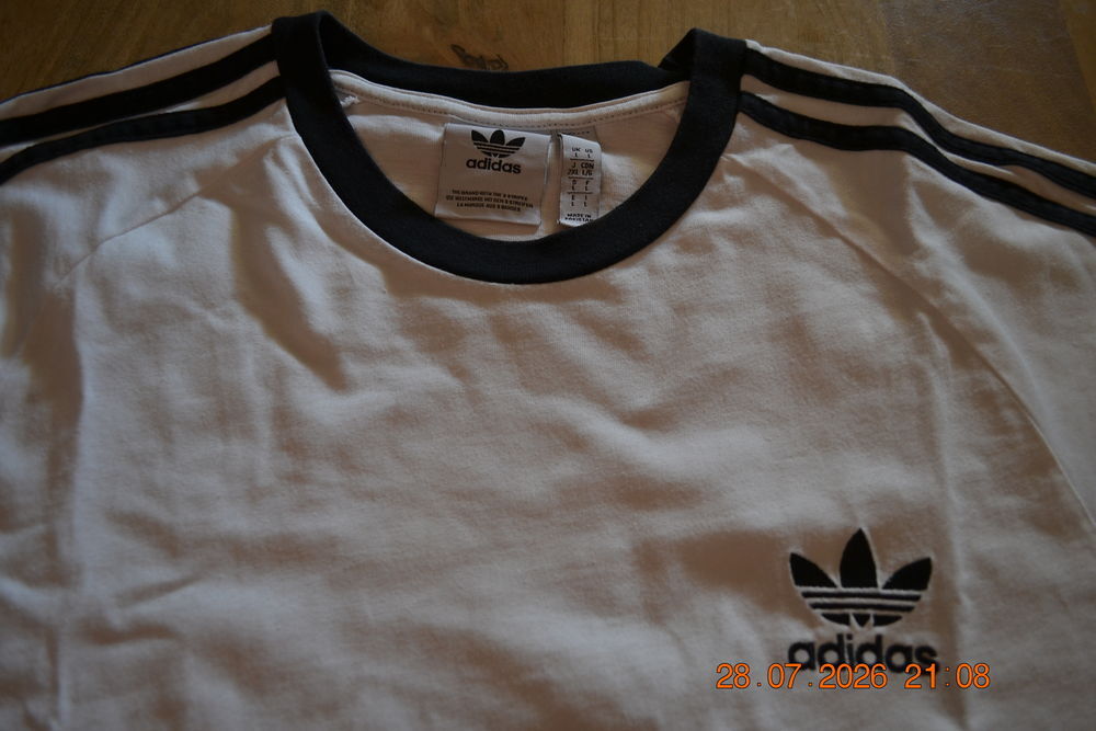 T-SHIRT ADIDAS TAILLE L Vêtements
