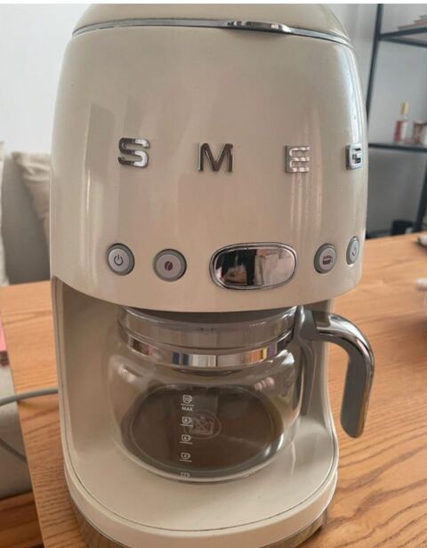 Cafetire SMEG beige avec rcipient en verre 90 Chantilly (60)