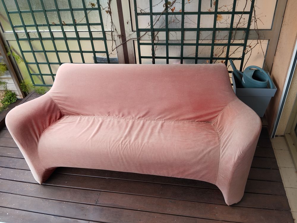 Canap&eacute; 2 places + un fauteuil Meubles