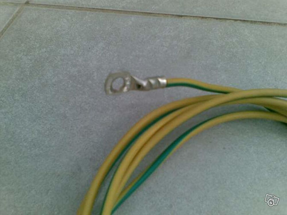 Fil H07v-r vert jaune 3 m&egrave;tres avec cosses 6mm&sup2; Bricolage