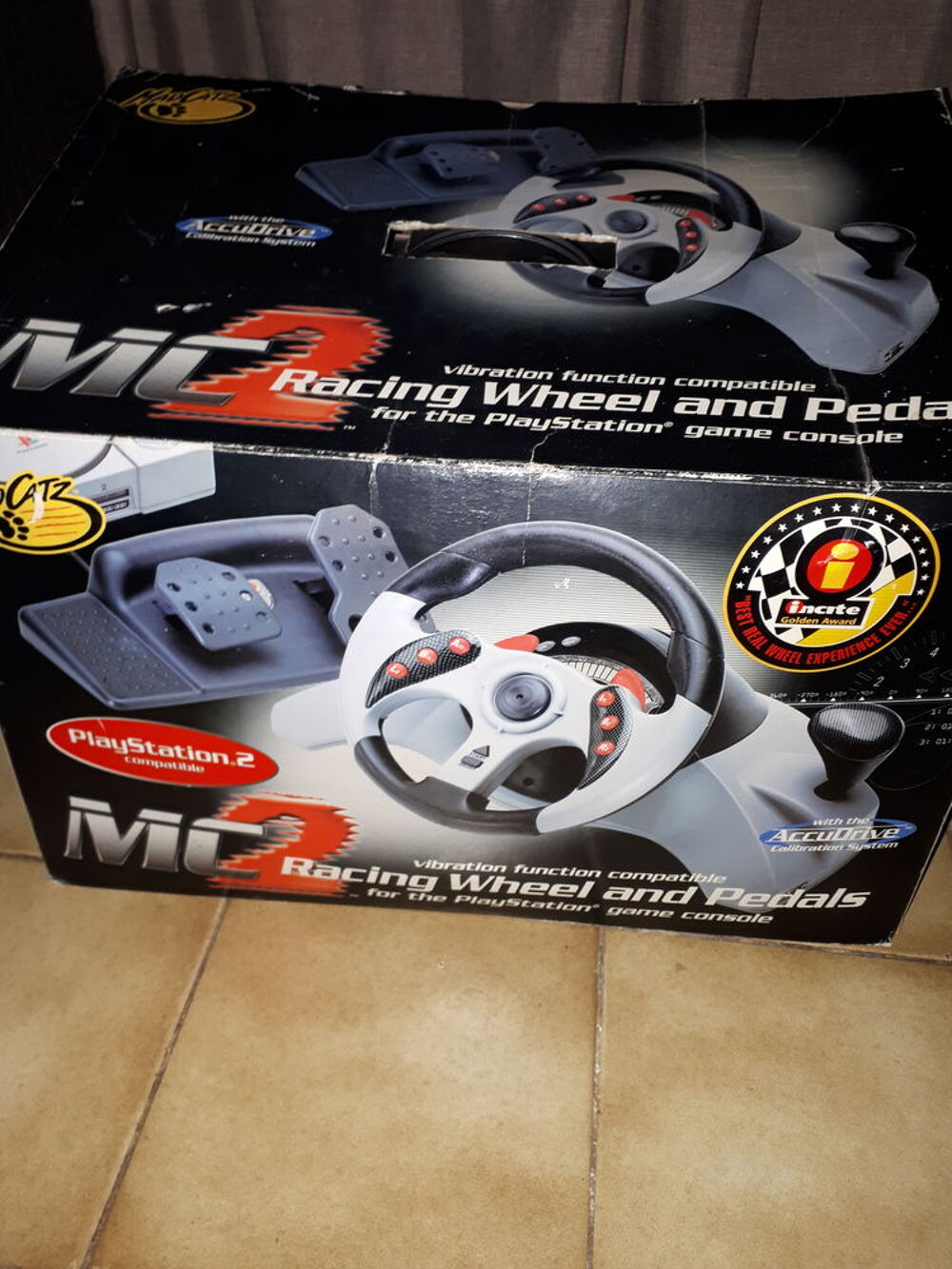 Volant et p&eacute;dale pour playstation 2 MadCatz . Tr&egrave;s bon &eacute;ta Consoles et jeux vidéos