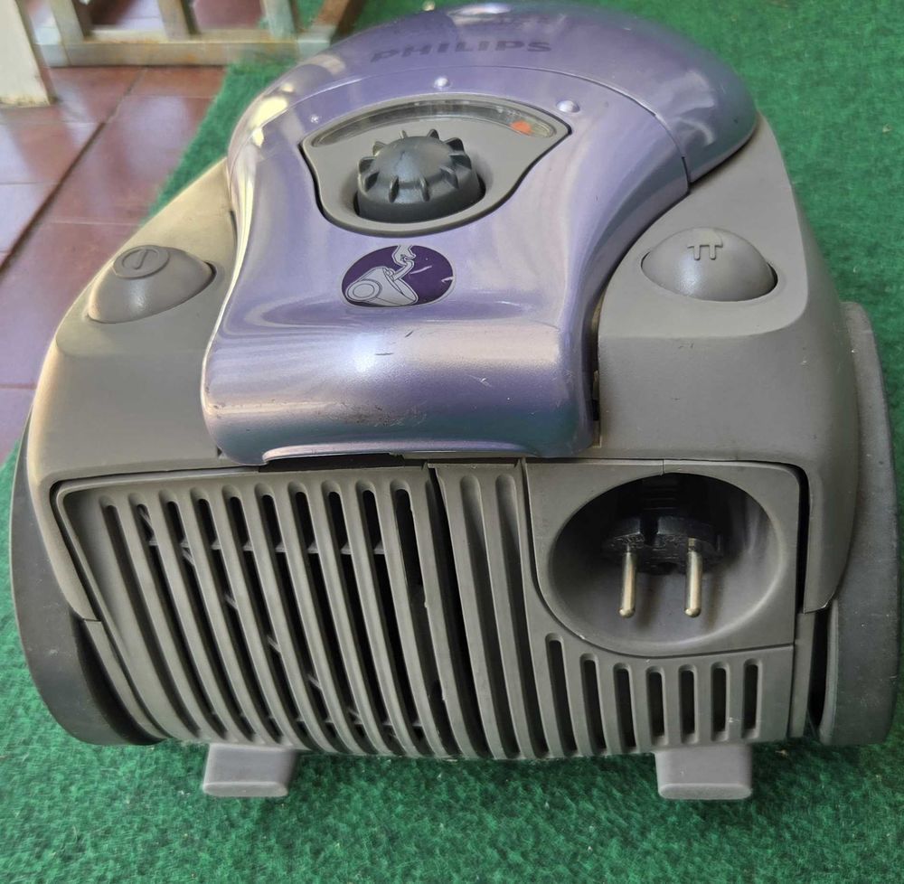Aspirateur Tra&icirc;neau Philips City Line Electroménager