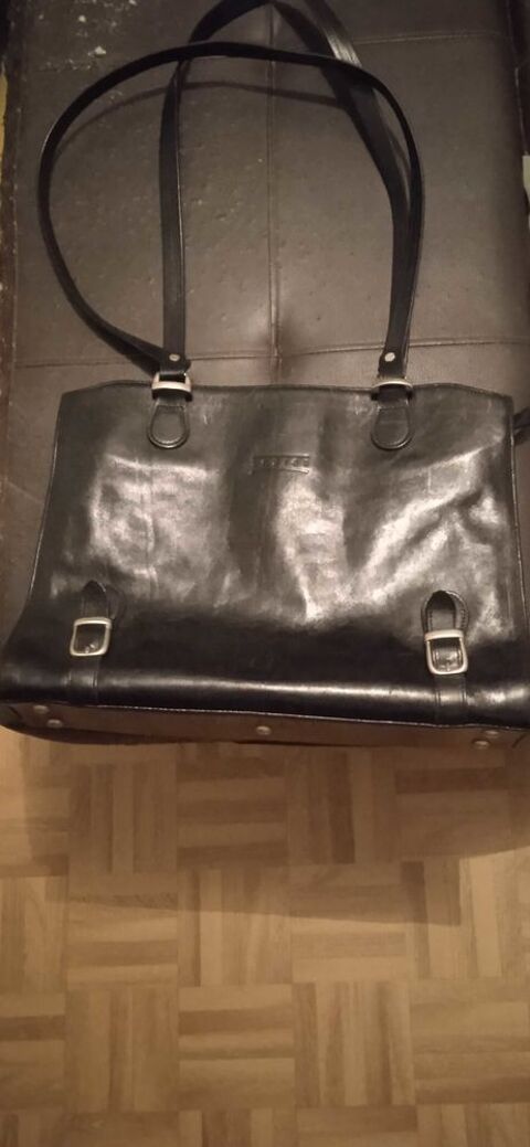sac à  main cuir noir divers rangements Marque Texier Wasselonne (67)
