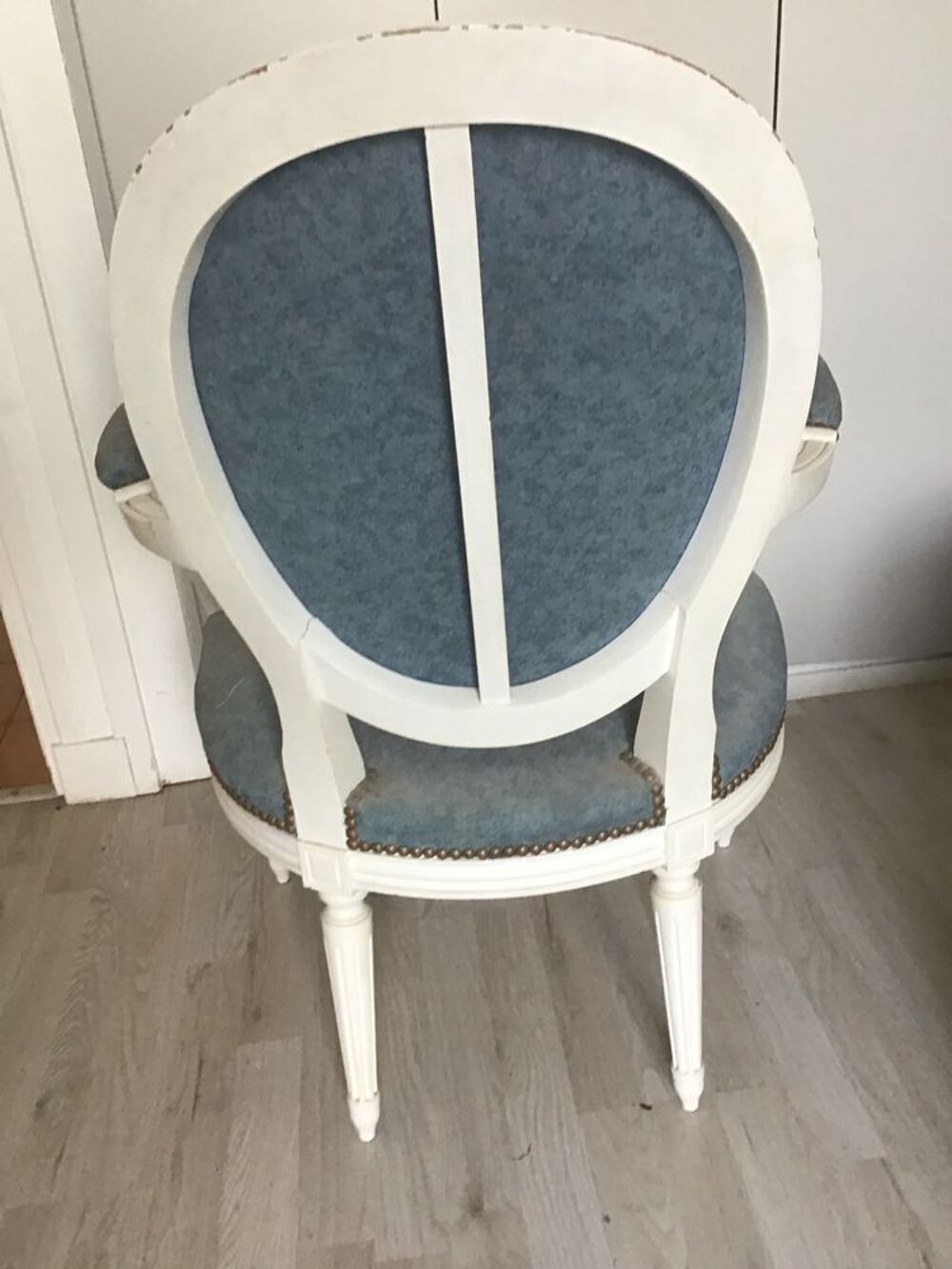 Fauteuil m&eacute;daillon style Louis XVI Meubles