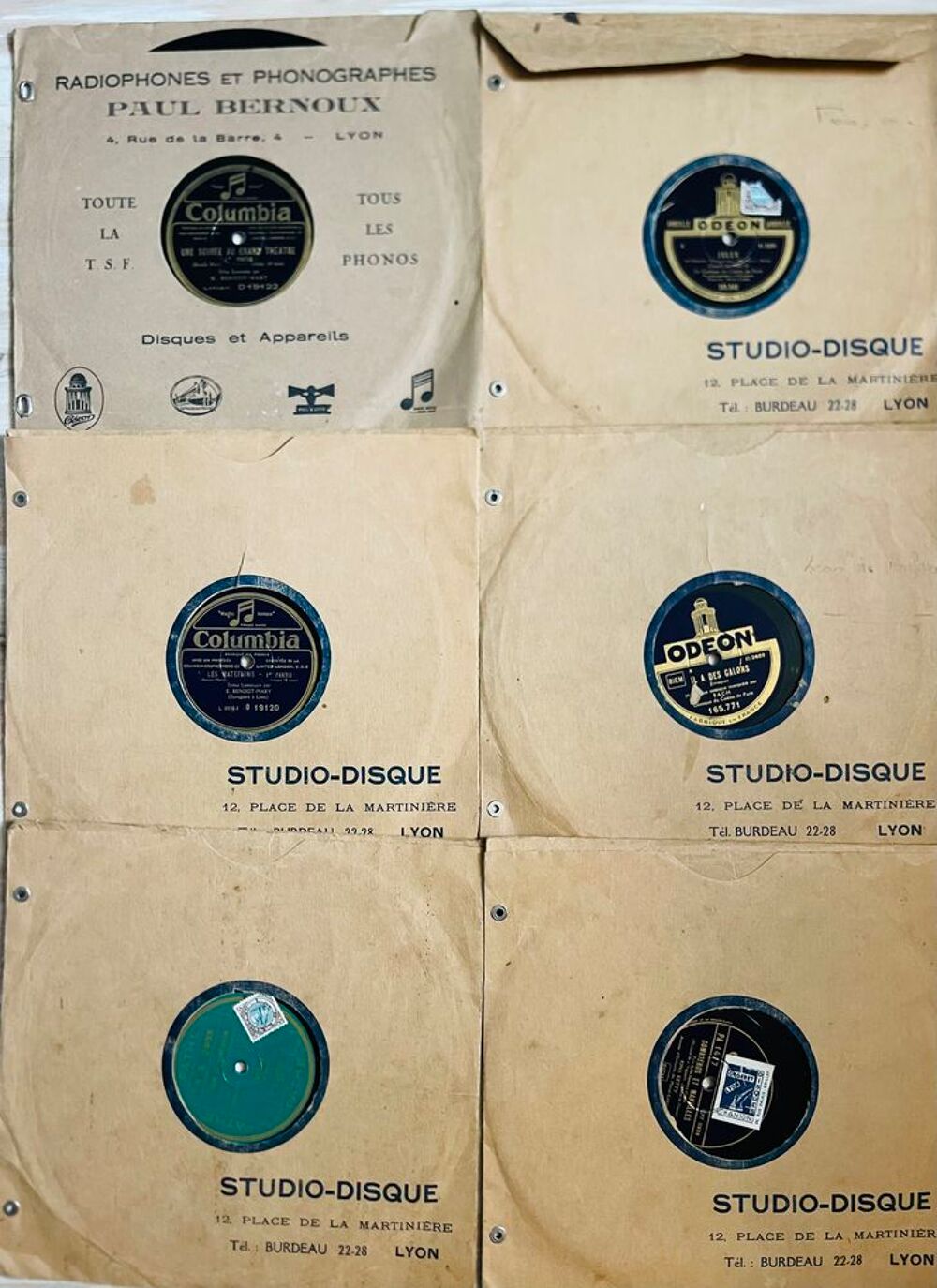 22 Disques en vinyle ancien CD et vinyles