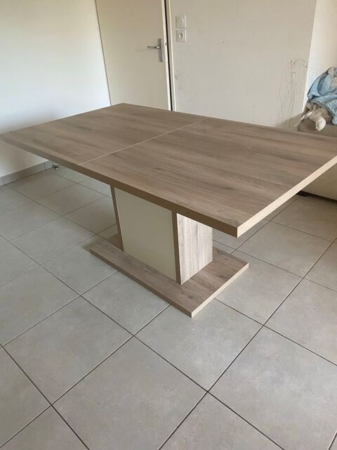 Table de salle    manger extensible 6/10 personnes 150 Pierre-Bnite (69)