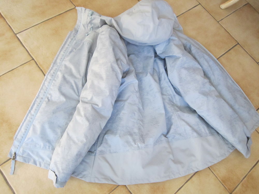 Un anorak Quechua Vêtements