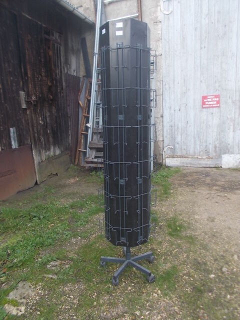 Rangement neuf carte postale qui tourne faire un prix 50 Saran (45)