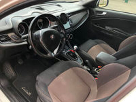 Giulietta 1.4 TB MultiAir 170 ch S&S Distinctive 2014 occasion 42570 Saint-H&eacute;and