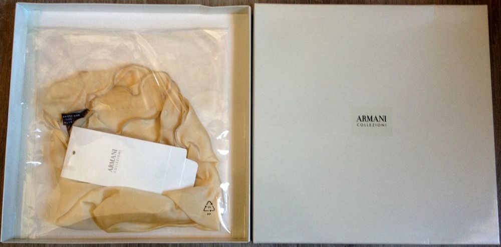 Foulard Giorgio Armani en soie vintage 