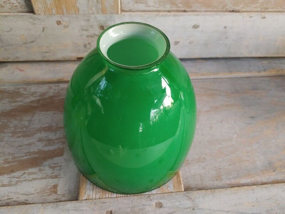 Ancien Verre Opaline Verte Lampe de Notaire XIX&egrave;me 
Décoration