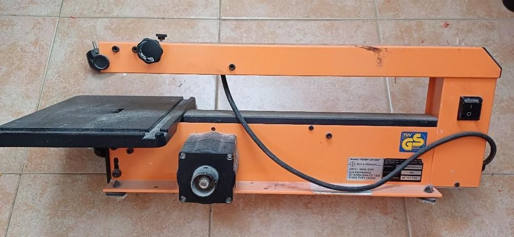 scie modelisme HOBBYLUX
Bricolage