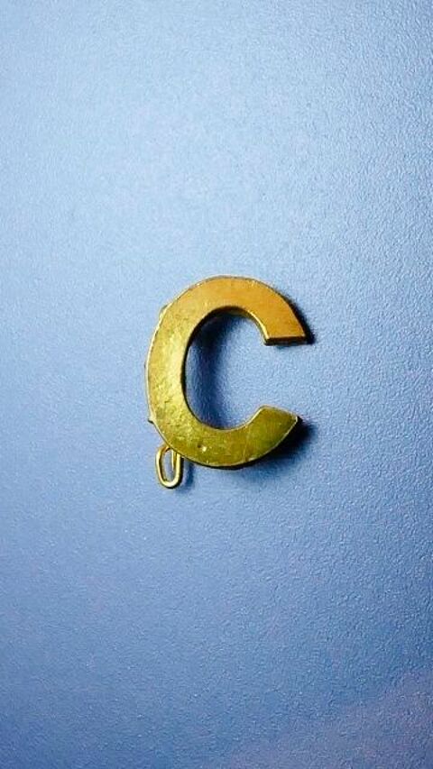 Broche la lettre C 5 Montargis (45)