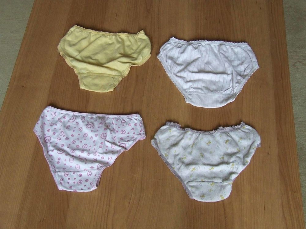 Lot 6, 4 culottes, Blanc, jaune avec motifs, 4 &agrave; 6&nbsp;ans, TBE Vêtements enfants