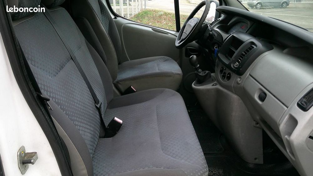 Trafic DCI L2 H2 2005 occasion 10000 Troyes