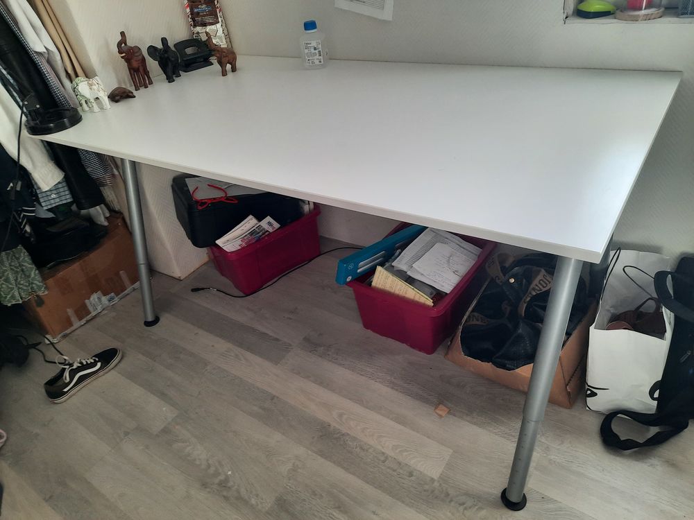 Bureaux/ grande table Meubles