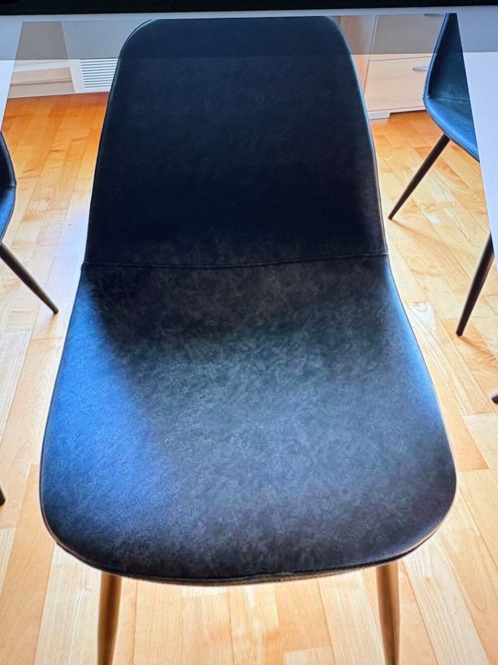 AV 4 chaises noires neuves Meubles