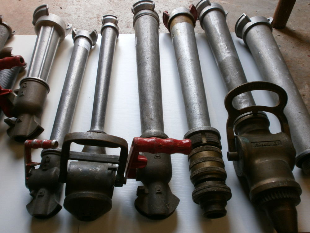 ANCIENNES LANCES DE POMPIERS 