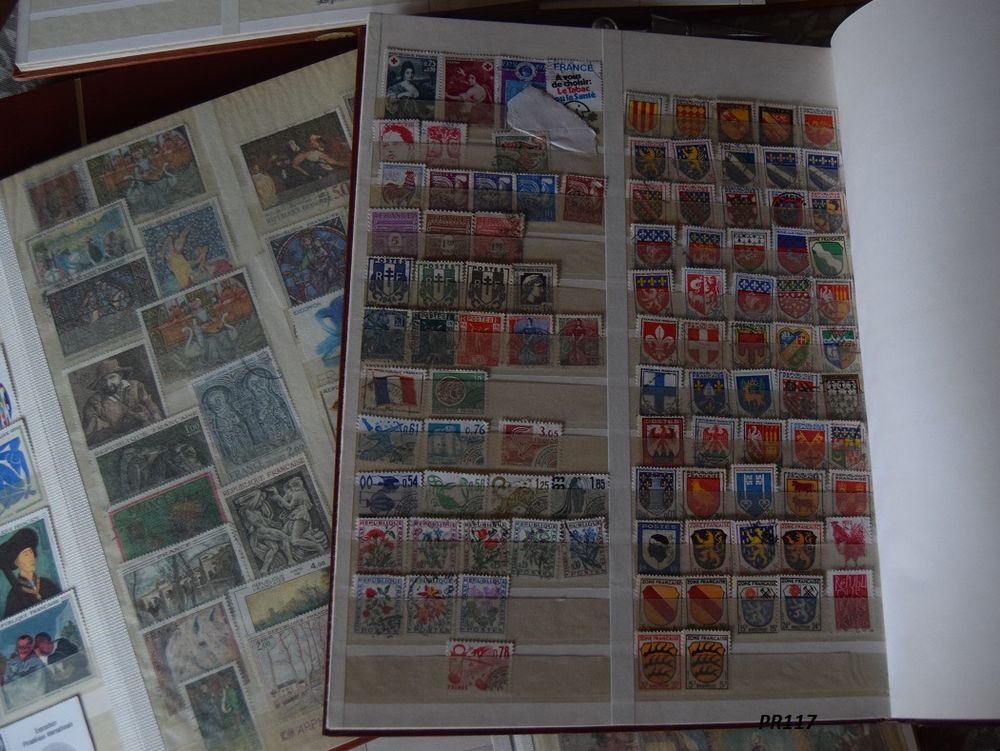 Lot de 5 albums de timbres 
