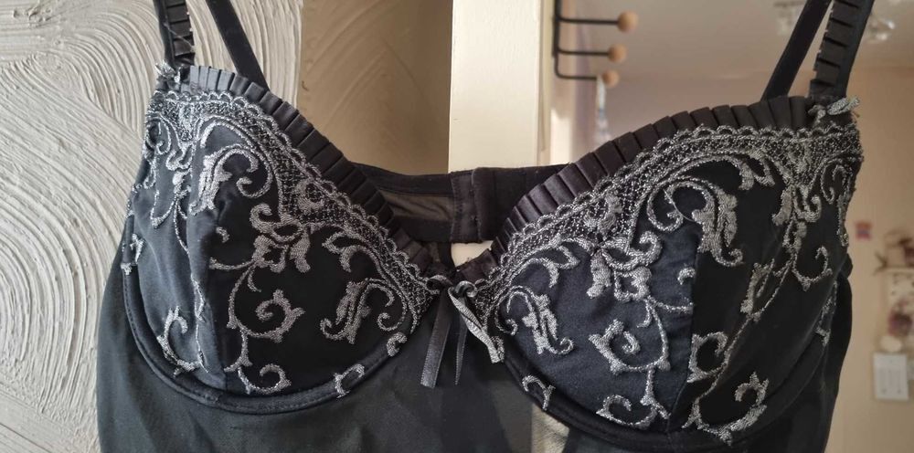 Nuisette Darjeeling 42 et string L Vêtements