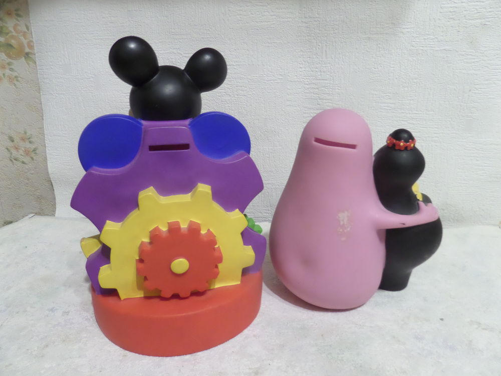 DISNEY tirelires et distributeur de bombons Jeux / jouets