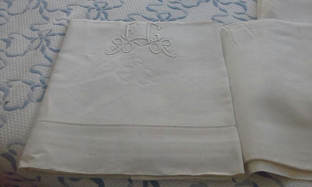 DRAP DE LIT ANCIEN Décoration