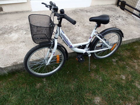 V�lo tr�s peu servi ,tr�s bon �tat  .
100 Compertrix (51)